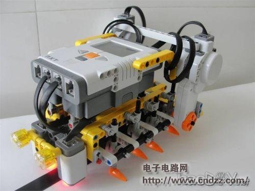 能巡线的NXT机器爬虫