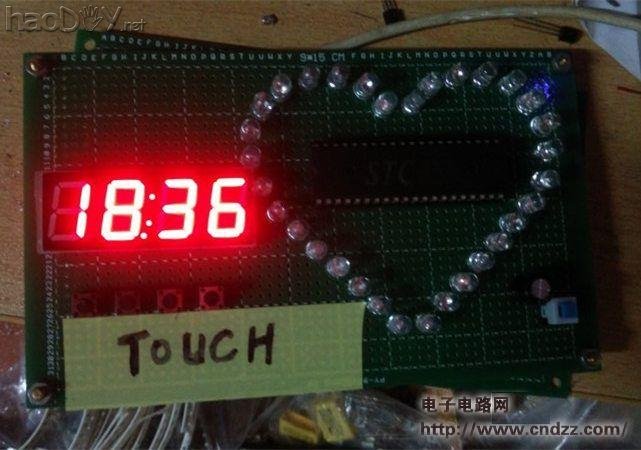 三合一作品:心形流水灯+数码管时钟+触摸无级调光台灯,这个礼物