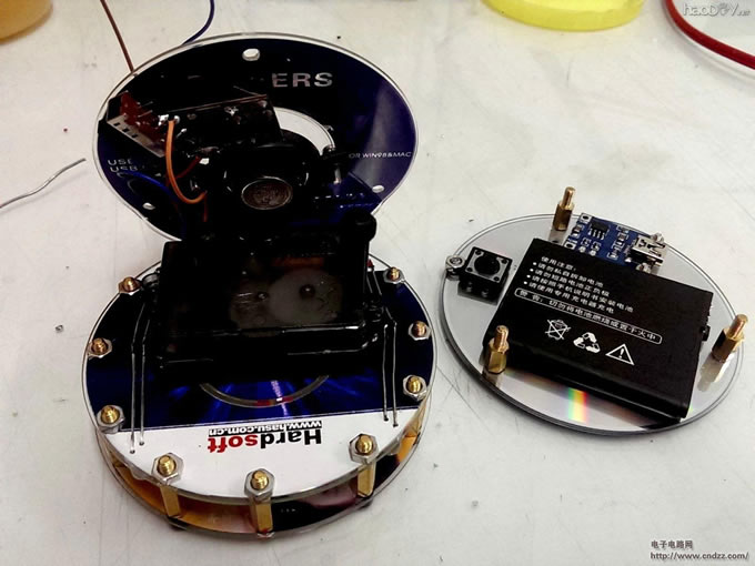 废旧光盘打造个性小闹钟