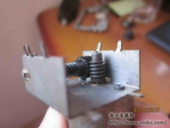 大神出世:竟然利用废旧积木和电机DIY吊车